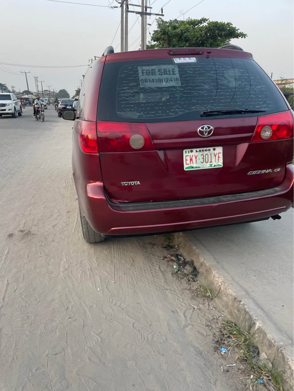 A picture of Toyota sienna 07 08