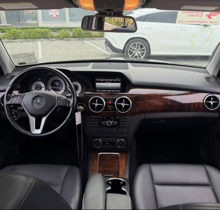 A picture of A 2013 Mercedes Benz glk 350