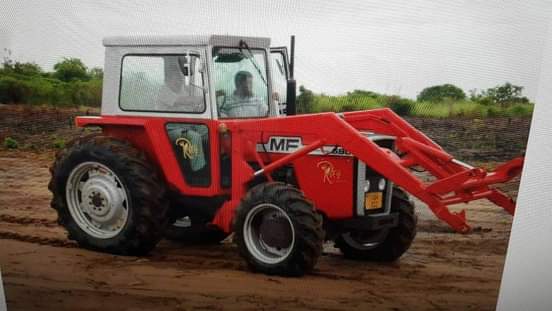 A picture of 2002 Massey furgason Massey Ferguson