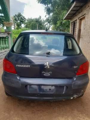 A picture of 2005 Peugeot Peugeot Peugeot