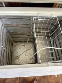 A picture of Hisense Deep Freezer Lita 145 inafanya kazi vizuri tuu ila