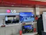 A picture of Buy Flat Screen TVs 24 ...340 000 32 ...450 000