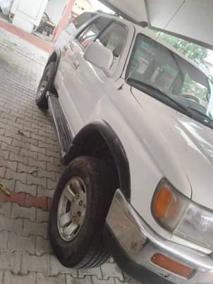 A picture of 1999 Toyota 4Runner