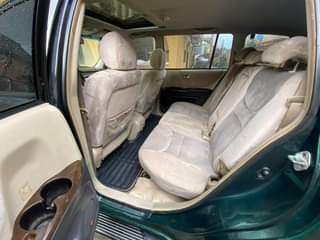 A picture of Neat Registered Toyota Highlander 2002 2003 Oven Baked neatly on