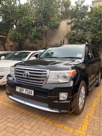 A picture of TOYOTA Land Cruiser ZX 2017 MODEL