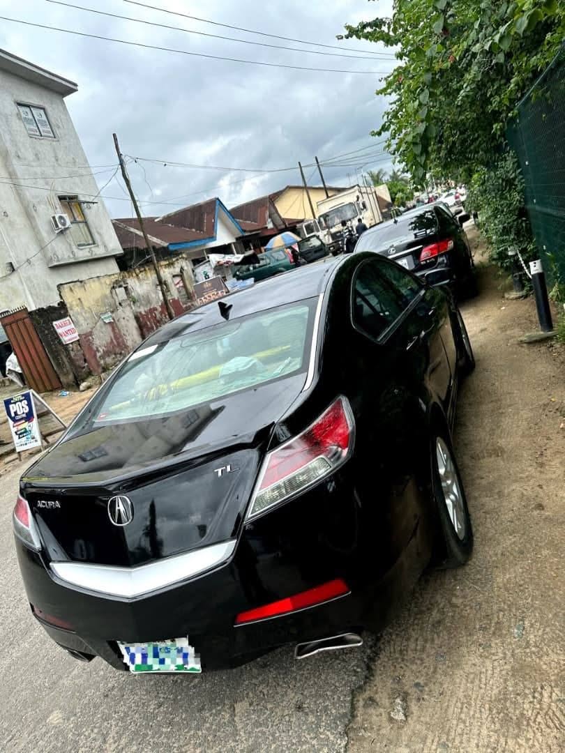 A picture of Acura TL