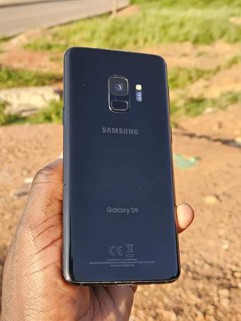 A picture of S9..gd condition......370000shs