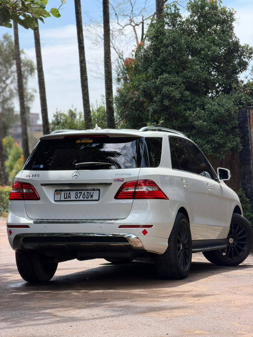 A picture of ML350 2015 130M