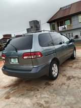 A picture of URGENT SALE Clean Reg 2000 model Toyota Sienna fabric engine