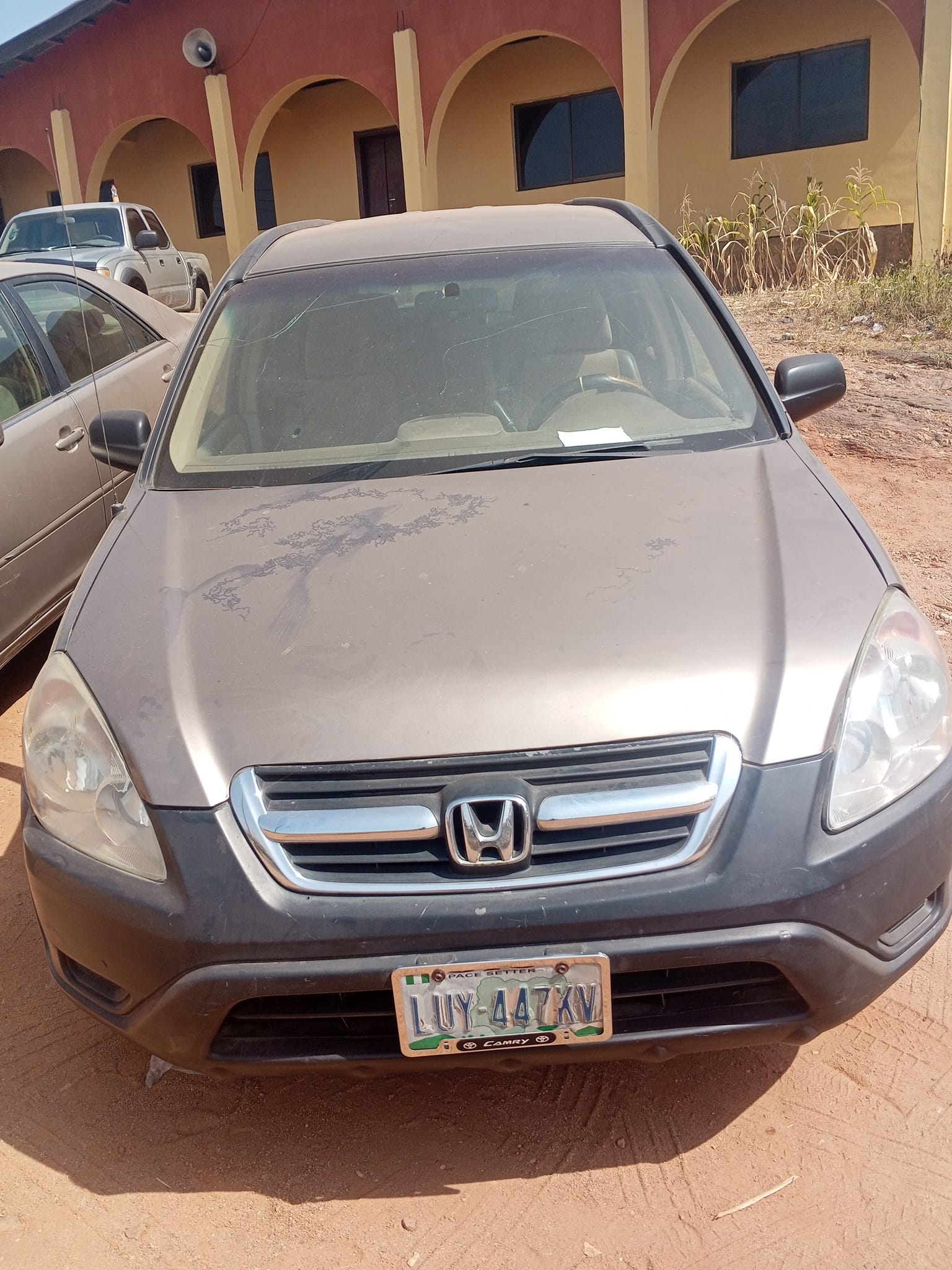 A picture of HONDA CR V