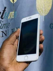 A picture of iPhone 6 plain Gb 128