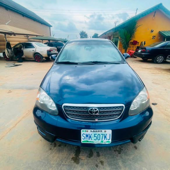 A picture of Toyota Corolla 06