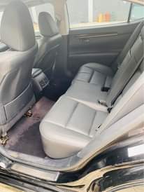 A picture of Lexus ES 350 2014