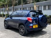 A picture of TOYOTA RAV4
