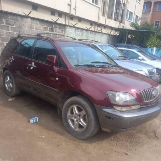 A picture of Lexus RX 300