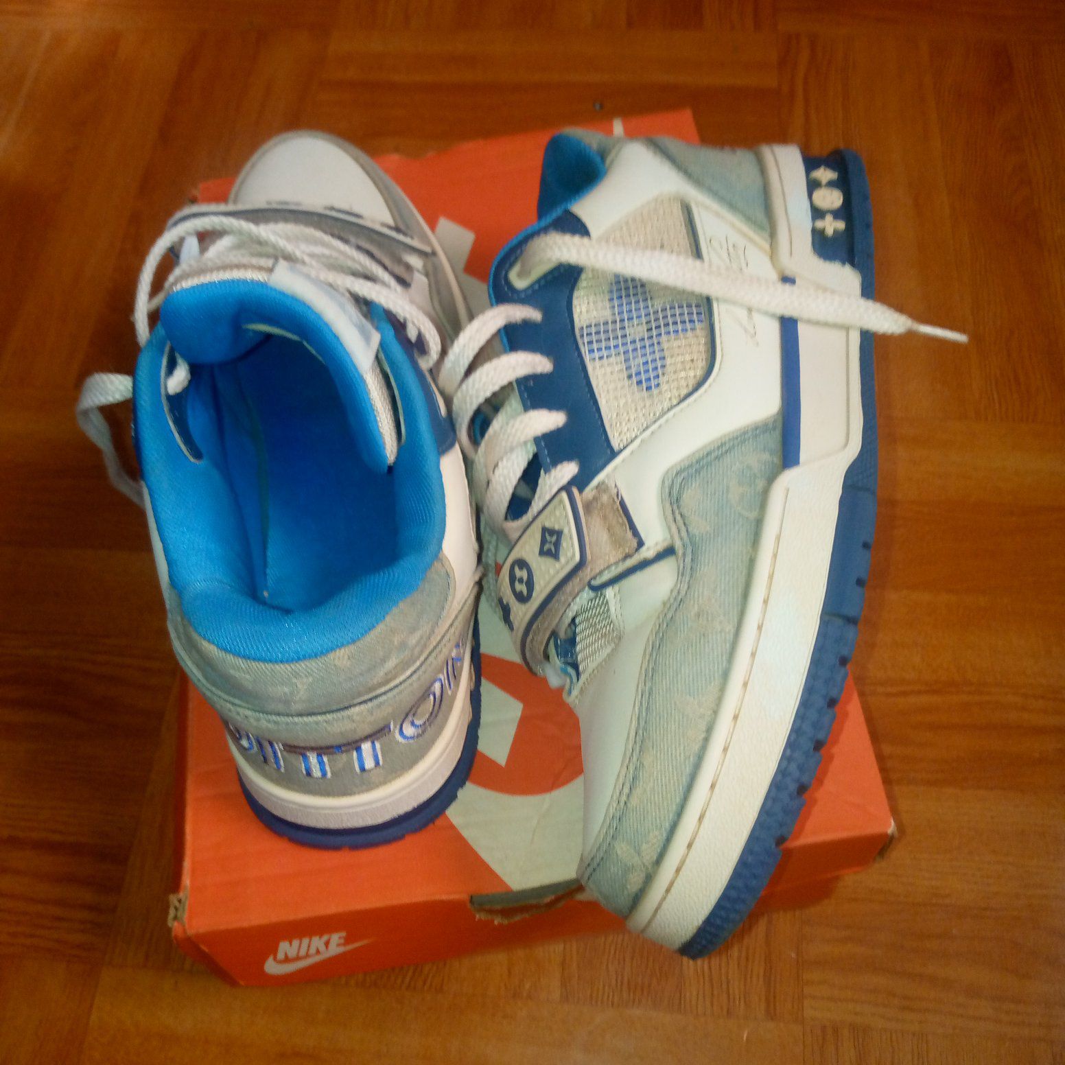 A picture of Shoes