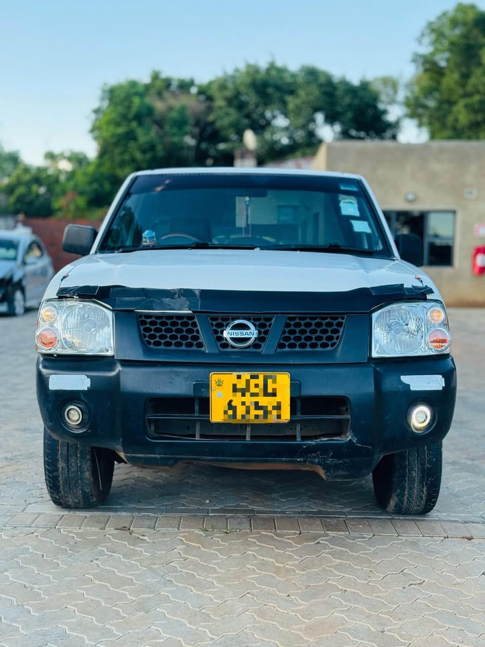 used nissan np300