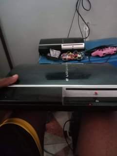 A picture of Ps3 ipo complete na kila kitu chake 240 000
