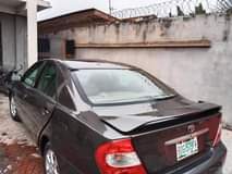 A picture of Toyota Camry 05