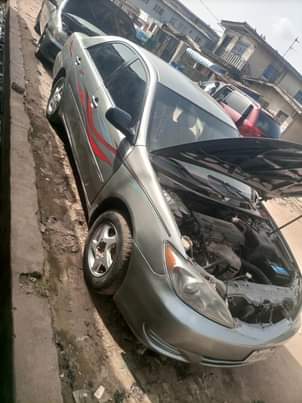 A picture of Toyota Camry 2004 model on belts engine is 70 gear