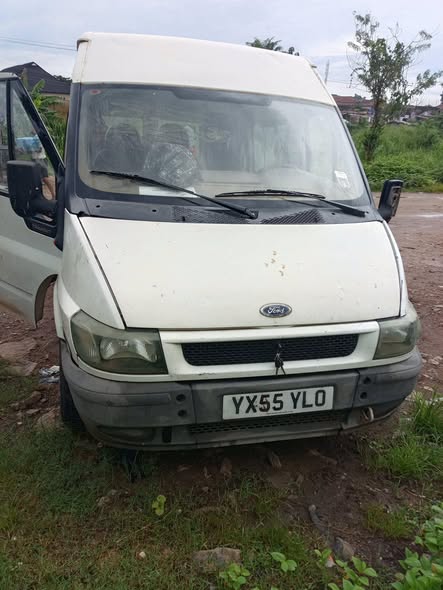 A picture of Ford Van