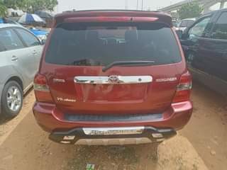 A picture of Toyota Highlander 2004 model tokunbo