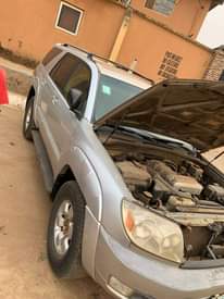 A picture of 2005 TOYOTA 4Runner