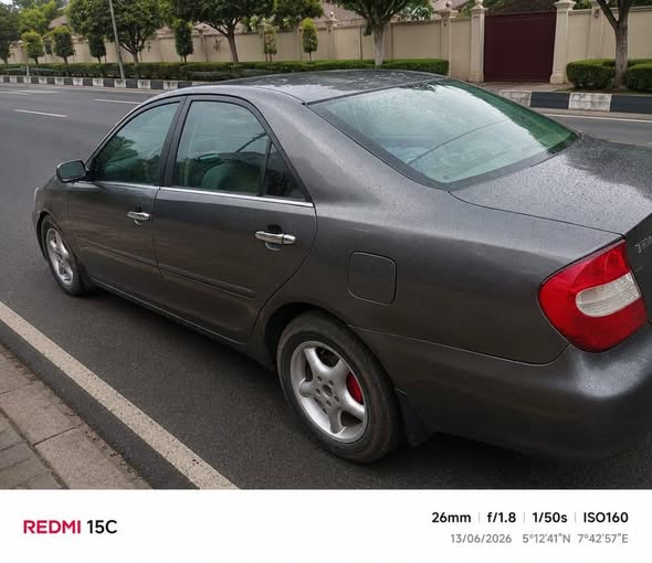 A picture of 2004 Toyota Camry 2004