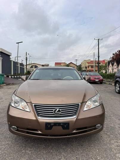 A picture of 2015 Lexus 2015 Gold