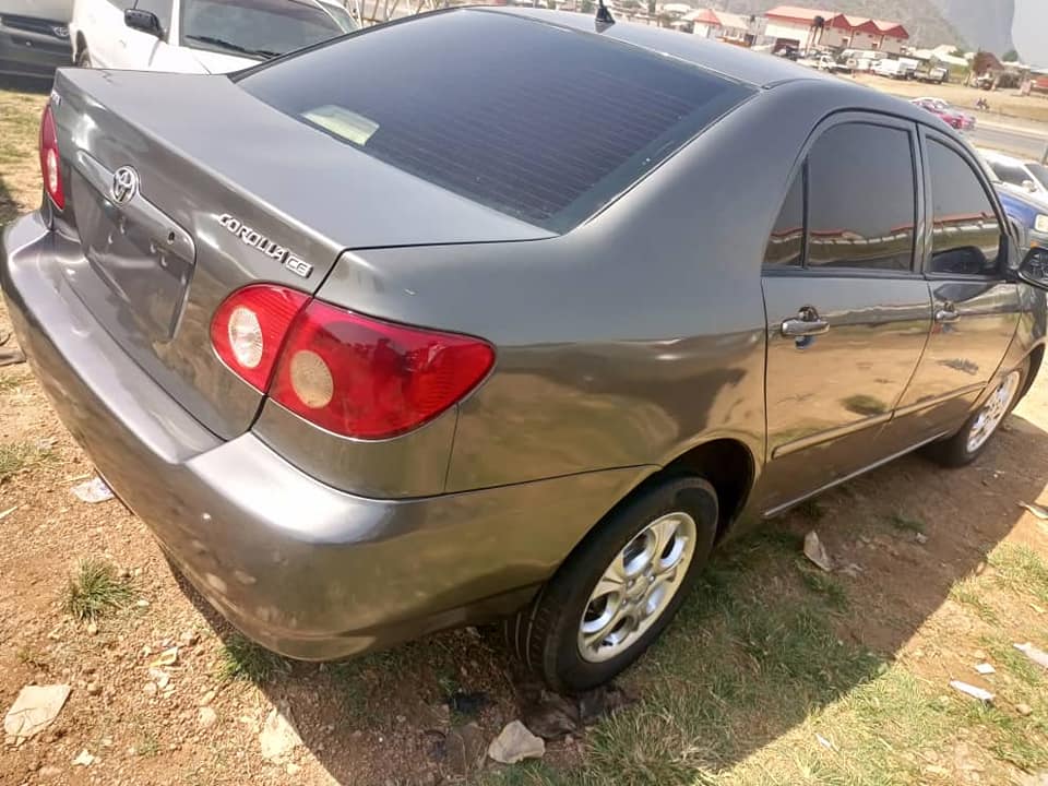A picture of Toyota Corolla 06