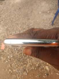 A picture of iPhone 11 pro max 256 GB rom