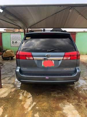 A picture of 2006 Toyota Sienna Perfect