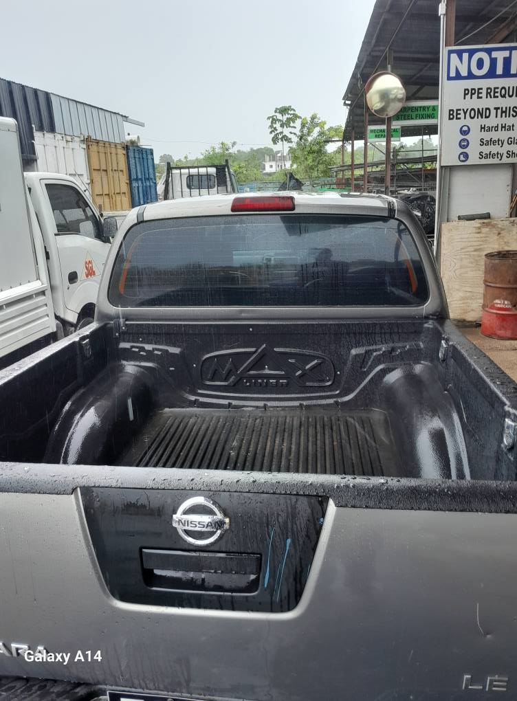 nissan navara