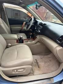 A picture of Toyota Highlander 2008 2009 Model