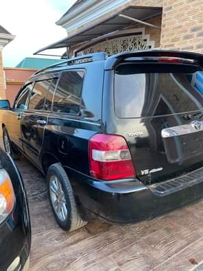A picture of AVAILABLE FOR A QUICK DEAL TOKS standard 2004 Registered Toyota