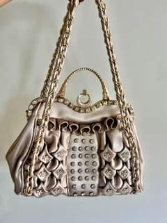 A picture of handbag
