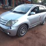 A picture of Toyota ist milion 6.5 Ipo mwanza Engine safi Gear box