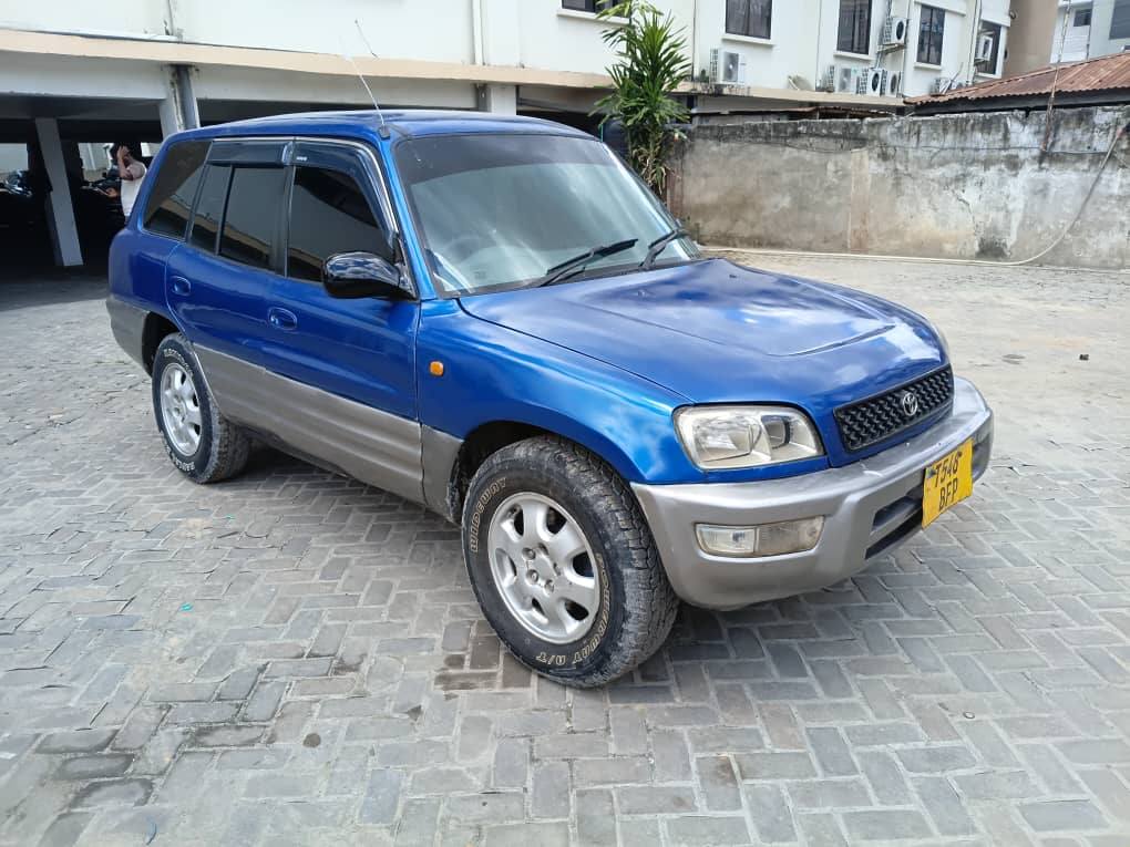 A picture of RAV4 OLD 0767058883