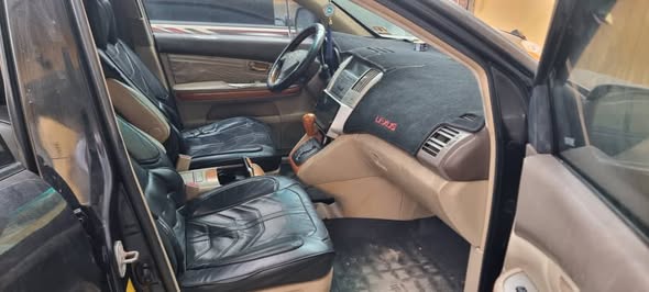 A picture of Distress sale Lexus Rx330 2006