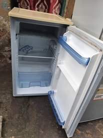 A picture of Nauza fridge nzuri beko offer lK 190k