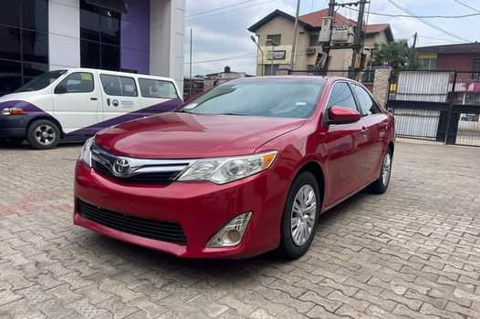 A picture of Toyota Camry 2013
