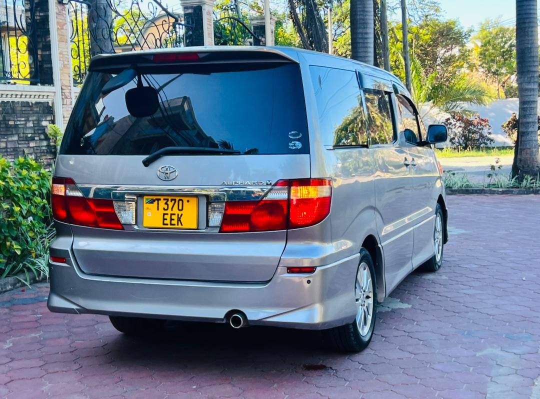 A picture of TOYOTA ALPHARD BEI .............19.5M 0757455444