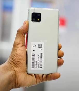A picture of AQUOS SENSE 5G