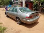 A picture of Neatly 2000 model camry with complete original papers and Duty