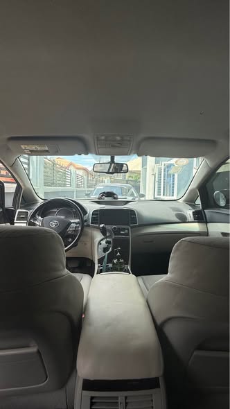A picture of Toyota Venza AWD V6 2011 Upgraded 2015