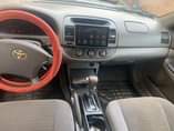 A picture of 2006 Toyota Camry with Android Screen