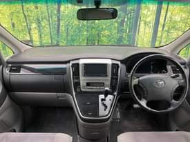 A picture of 2007 toyota alphard