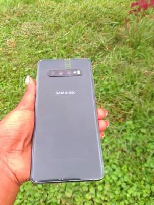 A picture of Samsung Galaxy S10 plus