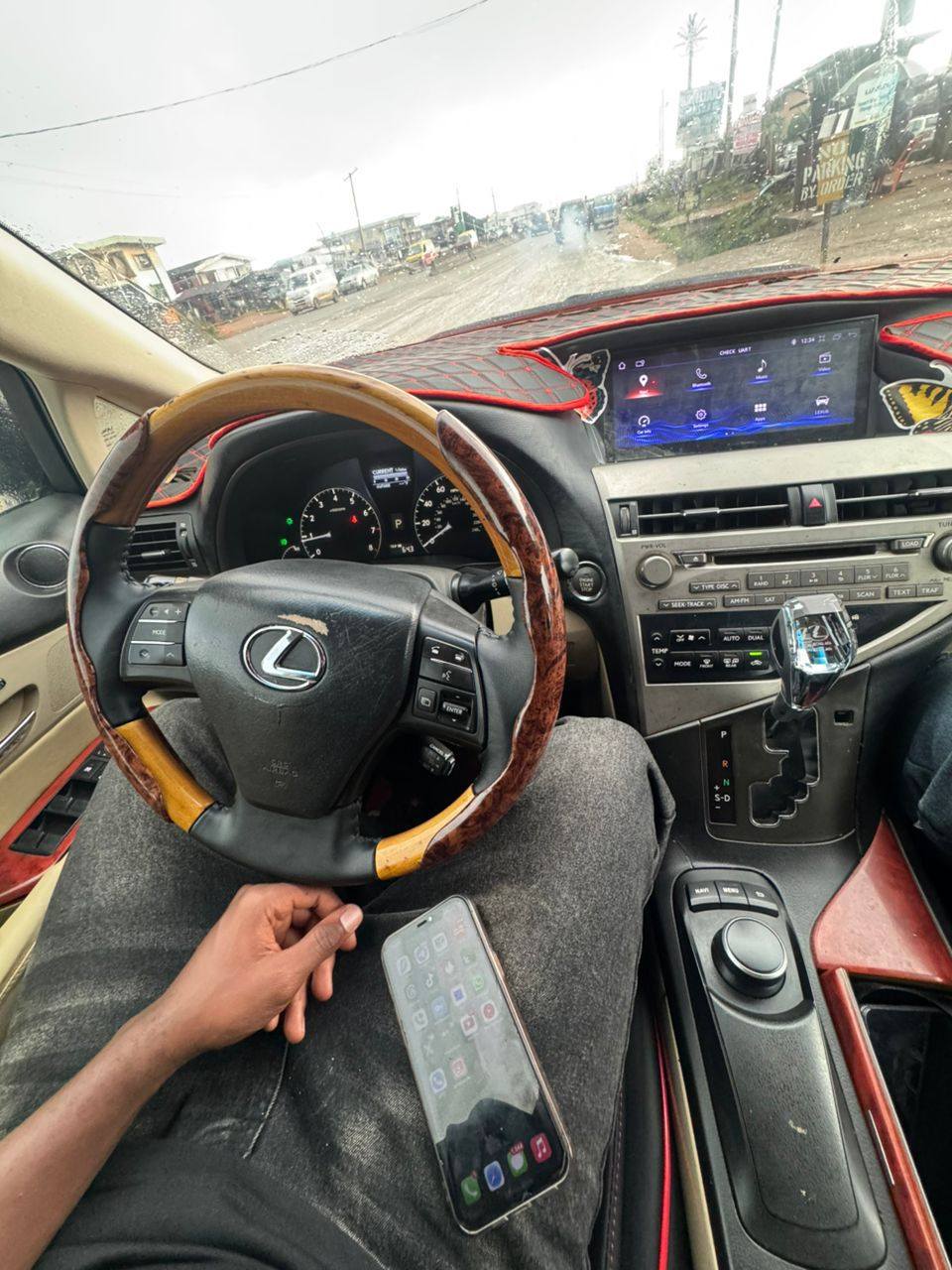 A picture of DISTRESS SALESPY 2010 model Lexus Rx350 basic option with engine