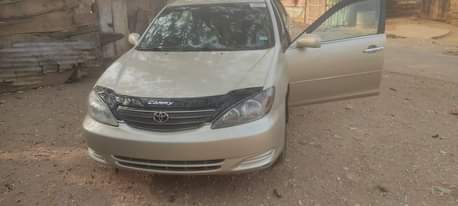 A picture of 2004 Toyota 2004